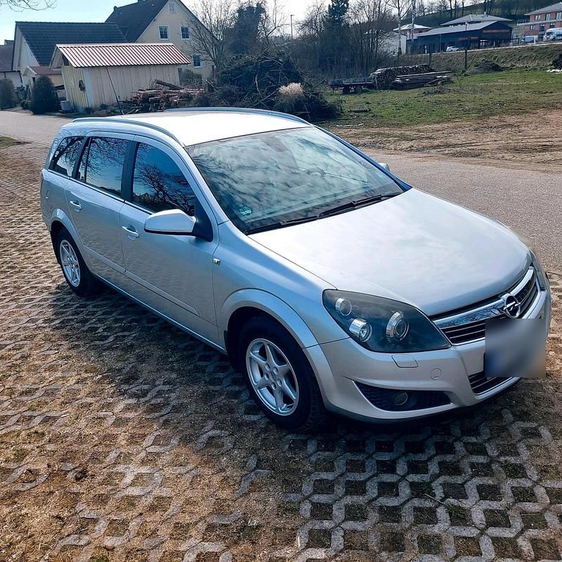 Gebraucht Opel Astra 140 PS (102 kW) 2008 Silber Kombi