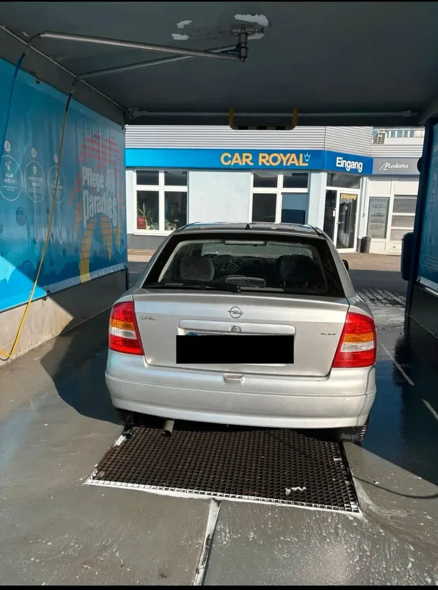 Gebraucht Opel Astra 102 PS (75 kW) 1998 Silber Limousine