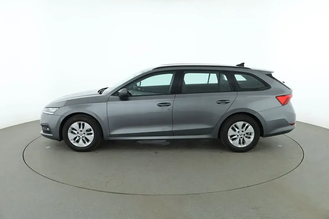 Gebraucht Skoda Octavia Active 110 PS (80 kW) 2023 Grau Kombi