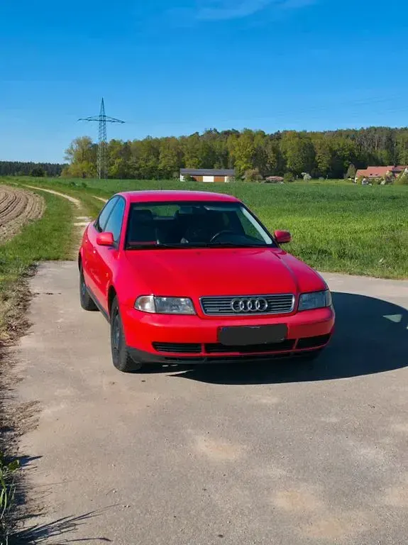 Second-hand Audi A4 Sport 110 CP (80 kW) 1997 Roșu Berlinǎ