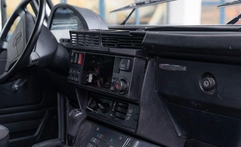 Gebraucht Mercedes G300 184 PS (135 kW) 2011 Silber SUV