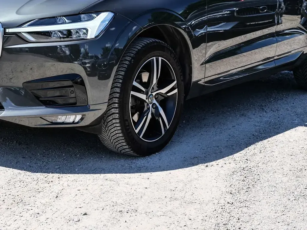 Gebraucht Volvo XC60 R-Design 190 PS (139 kW) 2020 Grau SUV