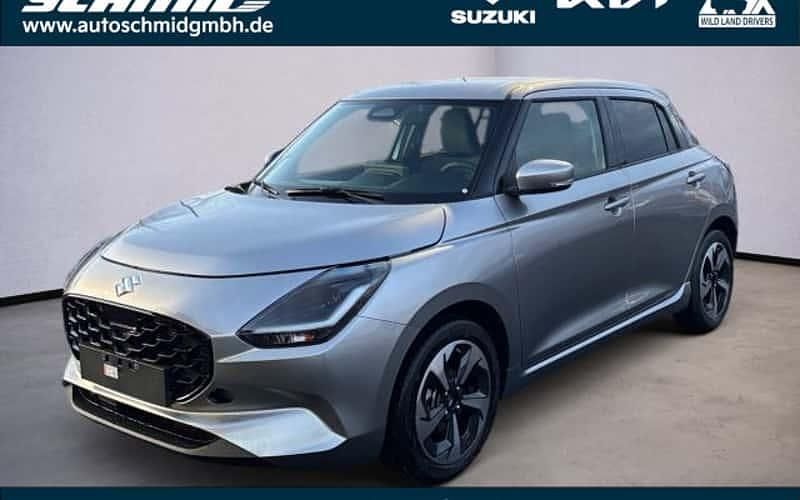 Silber Neu 2025 Suzuki Swift Comfort+ Limousine | 21.490 € - Bild 1/4