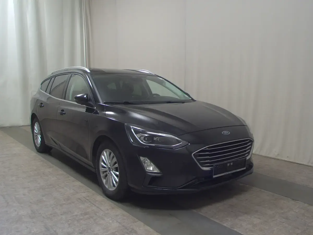 Używany Ford Focus Titanium 150 KM (110 kW) 2020 Czarny Kombi