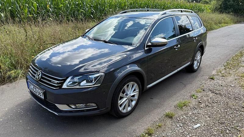 Grau Gebraucht 2014 VW Passat Alltrack Kombi | 8.099 € (Guter Preis) - Bild 1/4