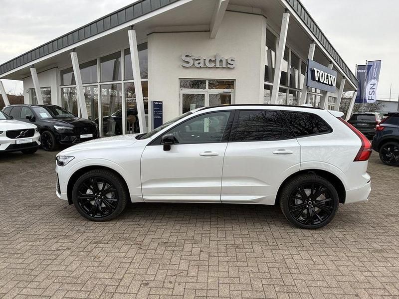 Neu Volvo XC60 Plus 250 PS (183 kW) 2025 Crystal white SUV