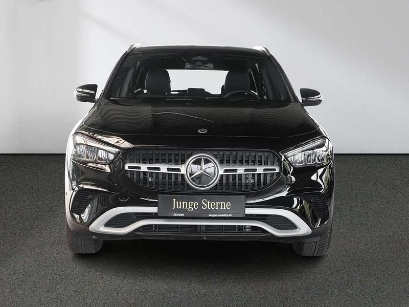 Gebraucht Mercedes GLA200 163 PS (119 kW) 2025 Unilack nachtschwarz SUV
