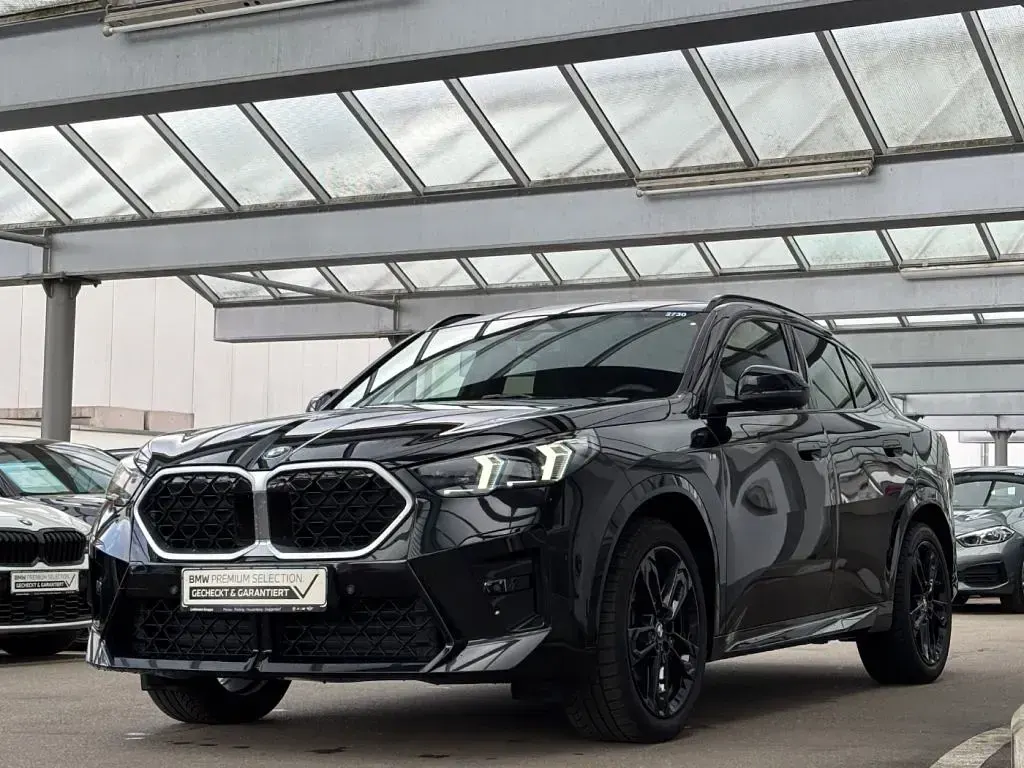 Gebraucht BMW X2 M Sport 163 PS (119 kW) 2024 Schwarz SUV