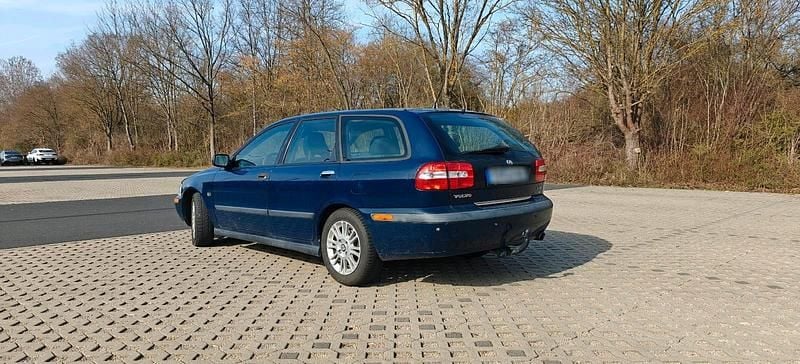 Gebraucht Volvo V40 122 PS (89 kW) 2002 Blau Kombi
