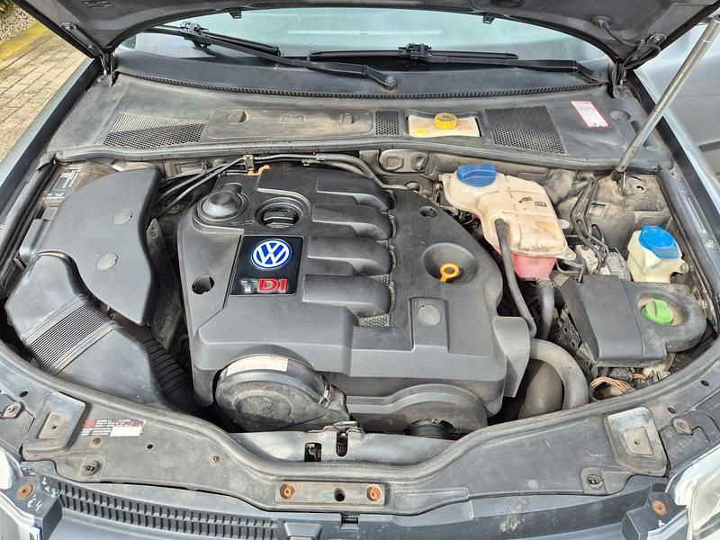 Gebraucht VW Passat 131 PS (96 kW) 2002 Grau Kombi