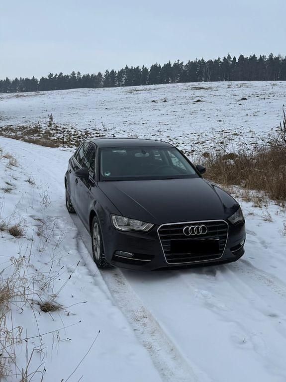 Gebraucht Audi A3 Attraction 122 PS (89 kW) 2013 Braun Limousine