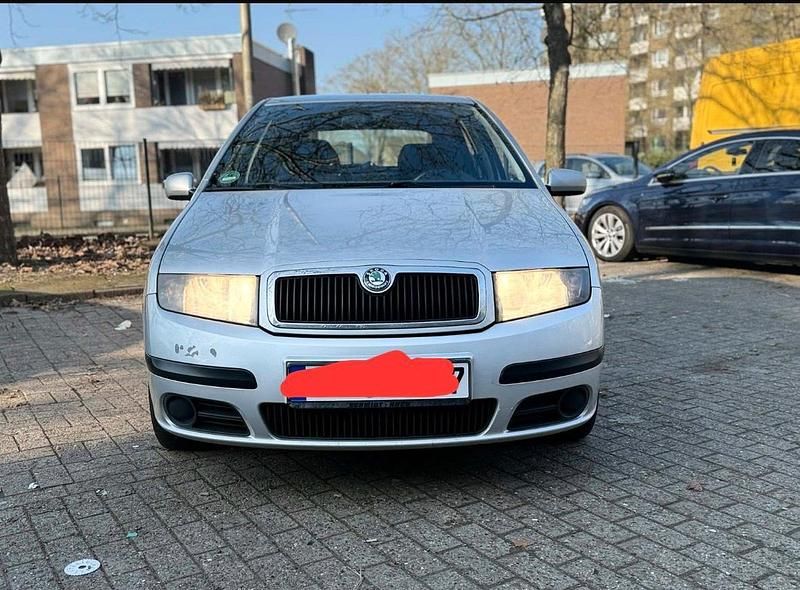 Gebraucht Skoda Fabia 60 PS (44 kW) 2007 Silber Limousine