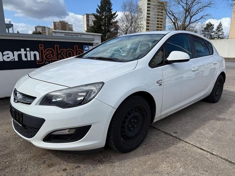 Gebraucht Opel Astra 140 PS (102 kW) 2012 Weiß Limousine