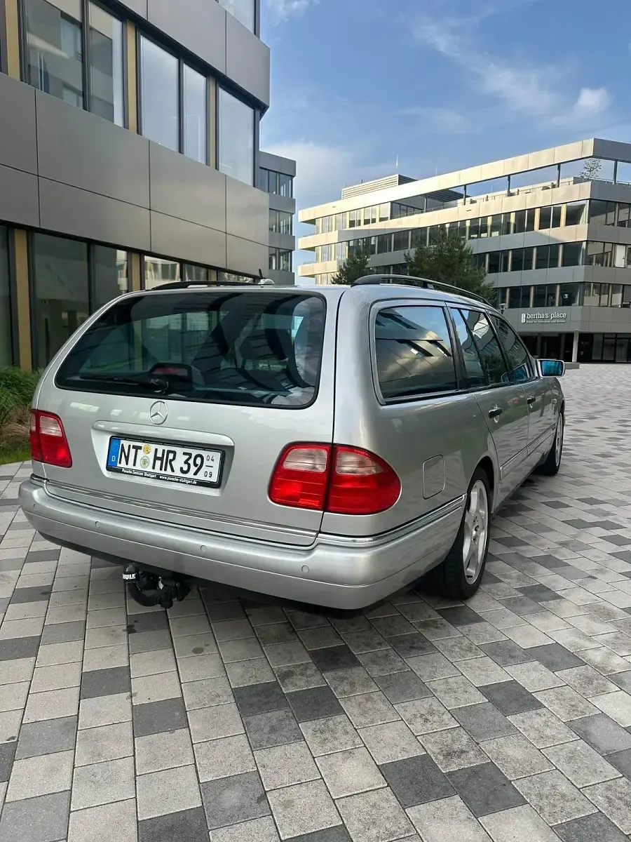 Gebraucht Mercedes E240 170 PS (125 kW) 1998 Silber Kombi