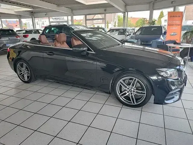 Gebraucht Mercedes E200 AMG 184 PS (135 kW) 2019 Obsidianschwarz (metallic) Cabrio