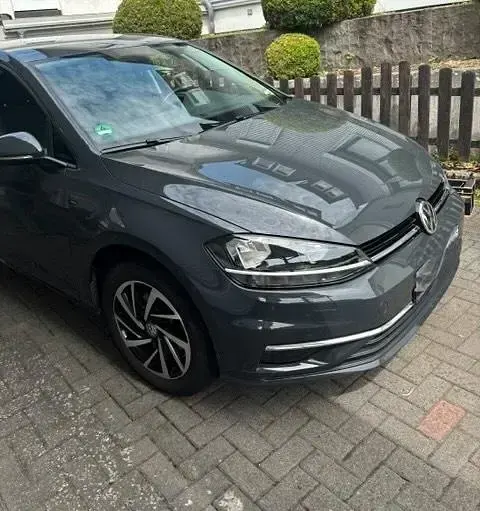 Gebraucht VW Golf VII Join 86 PS (63 kW) 2018 Grau Limousine