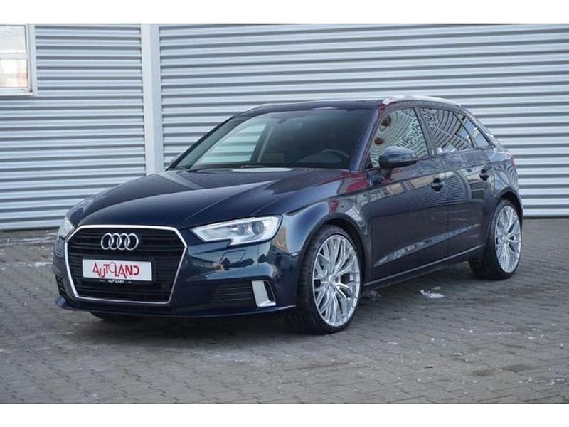 Gebraucht Audi A3 150 PS (110 kW) 2019 Blau (metallic) Limousine