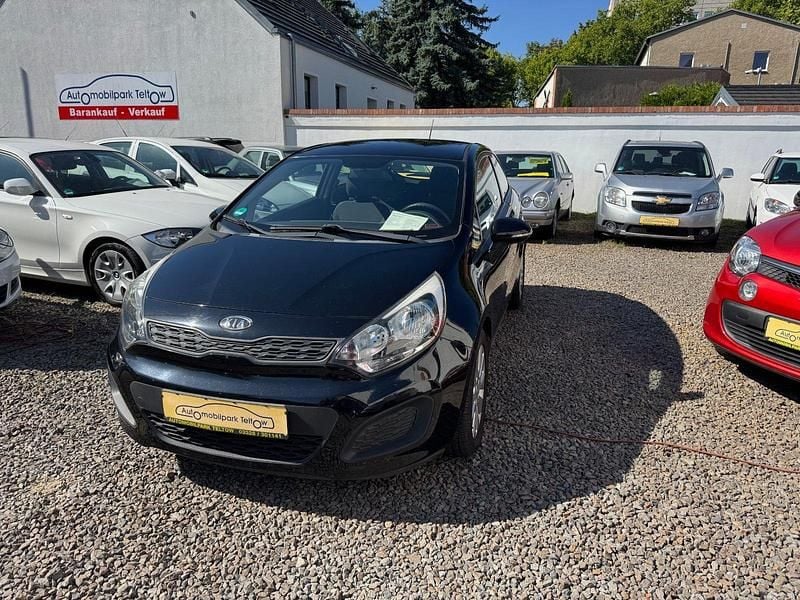 Schwarz Gebraucht 2012 Kia Rio Edition 7 Kleinwagen | 6.299 € (Teuer) - Bild 1/4