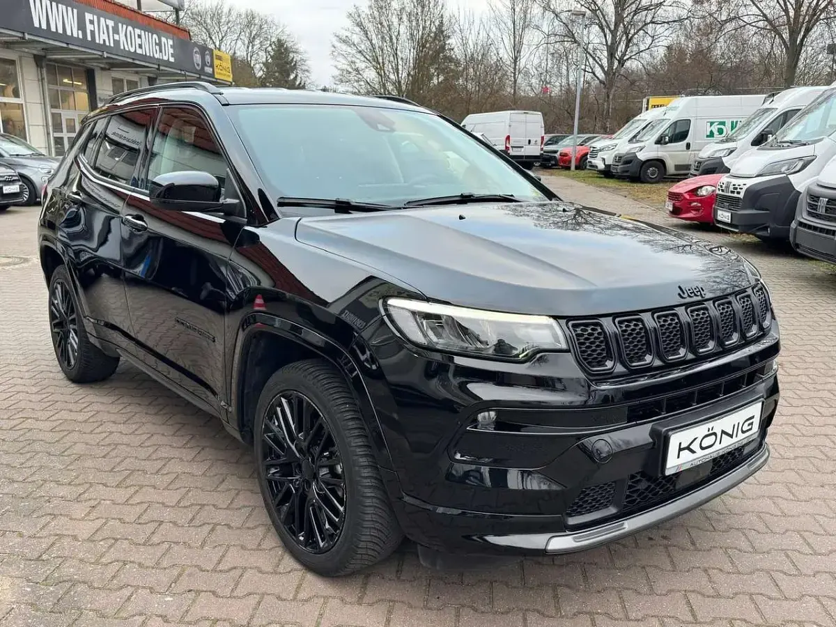 Occasion Jeep Compass Altitude 131 ch (96 kW) 2023 Noir SUV