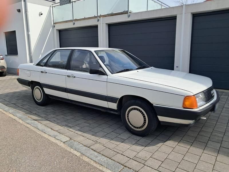 Gebraucht Audi 100 90 PS (66 kW) 1984 Weiß Limousine