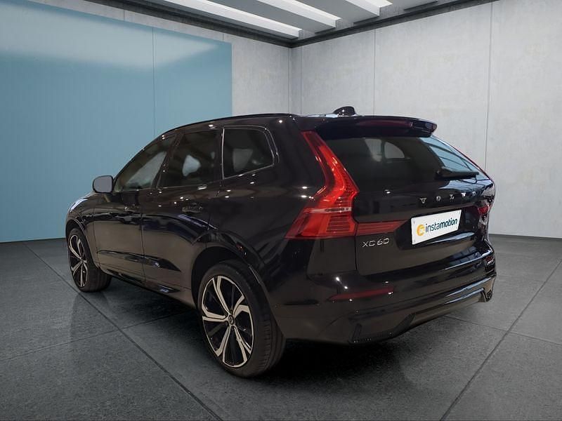 Gebraucht Volvo XC60 Plus 197 PS (144 kW) 2023 Schwarz SUV