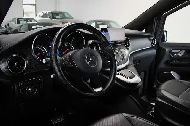 Gebraucht Mercedes V300 Avantgarde Edition 237 PS (174 kW) 2021 Grau Van / Kleinbus