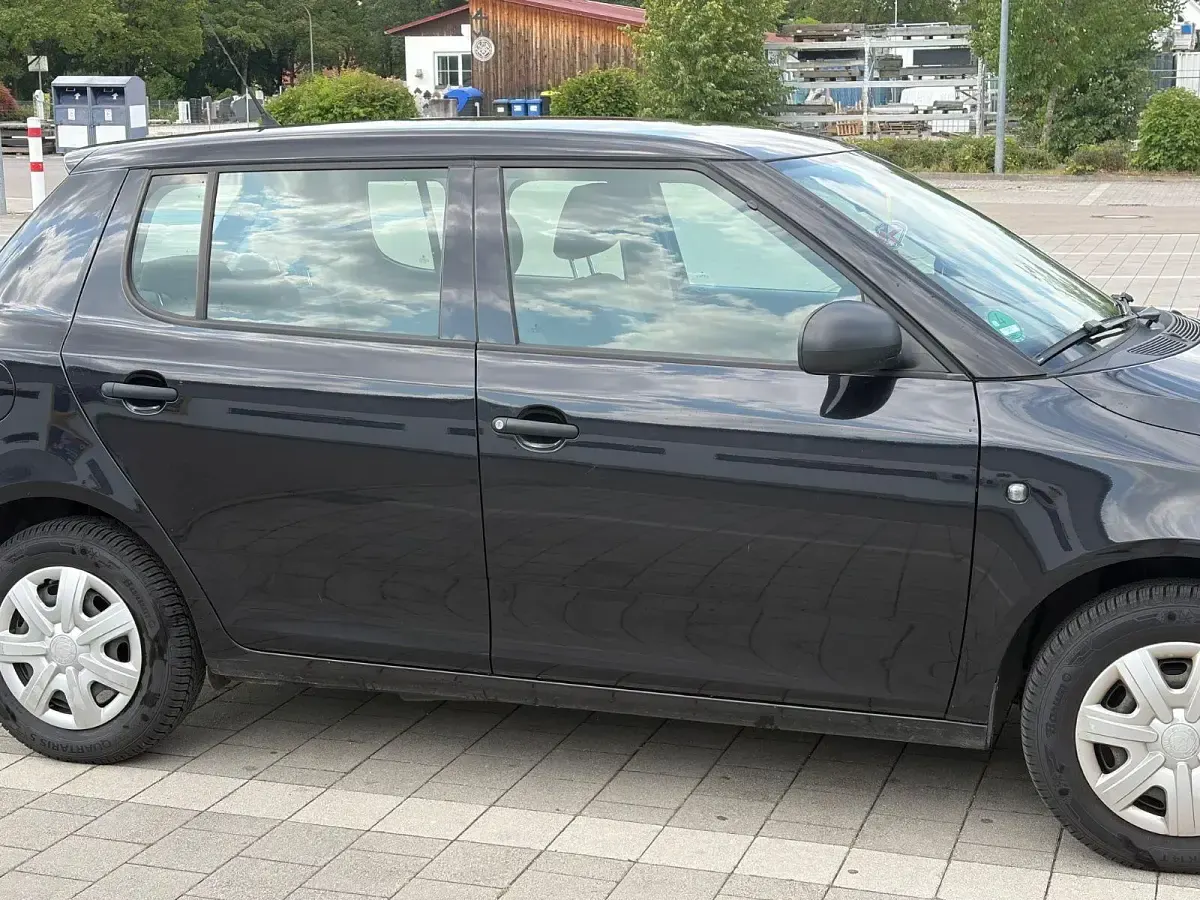 Gebraucht Skoda Fabia Active 60 PS (44 kW) 2012 Schwarz Kleinwagen