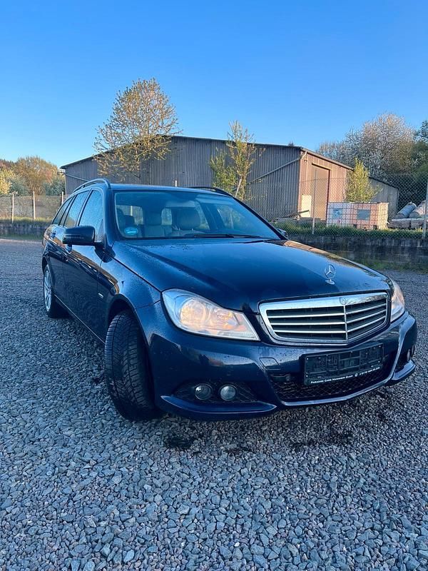 Gebraucht Mercedes C220 170 PS (125 kW) 2011 Blau Kombi