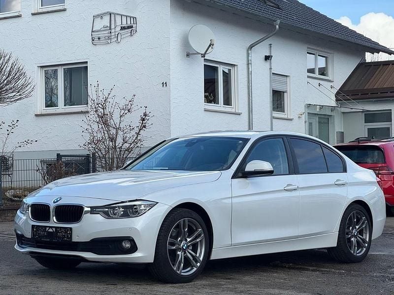 Gebraucht BMW 320 Advantage 190 PS (139 kW) 2017 Weiß Limousine