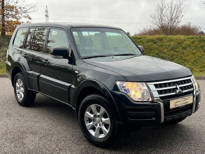 Gebraucht Mitsubishi Pajero 190 PS (139 kW) 2018 Grün SUV