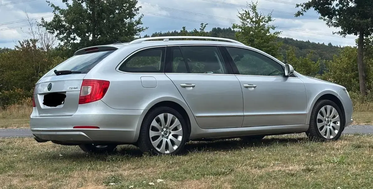 Gebraucht Skoda Superb Elegance 160 PS (117 kW) 2010 Silber Kombi
