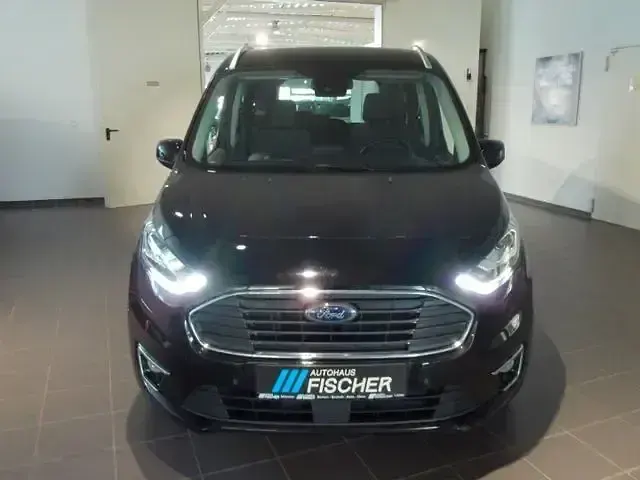 Gebraucht Ford Grand Tourneo Connect Titanium 120 PS (88 kW) 2019 Schwarz Van / Kleinbus