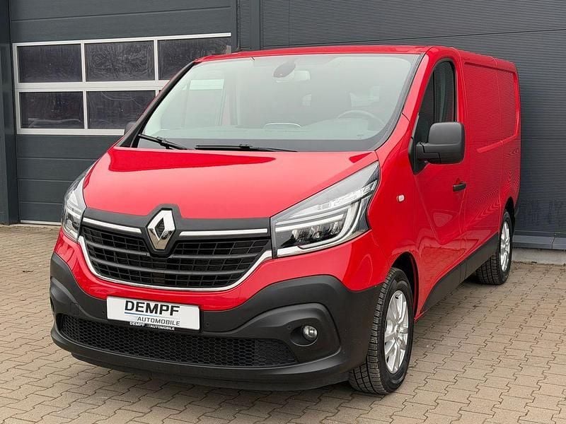 Gebraucht Renault Trafic Komfort 170 PS (125 kW) 2019 Rot Van / Kleinbus
