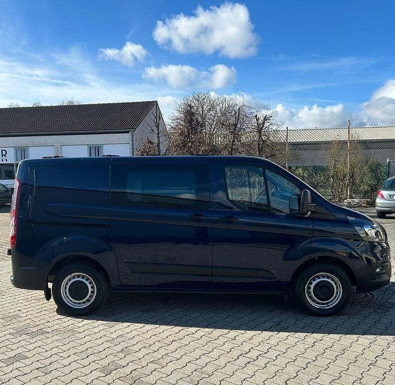 Gebraucht Ford Transit Custom 101 PS (74 kW) 2018 Blau Van / Kleinbus