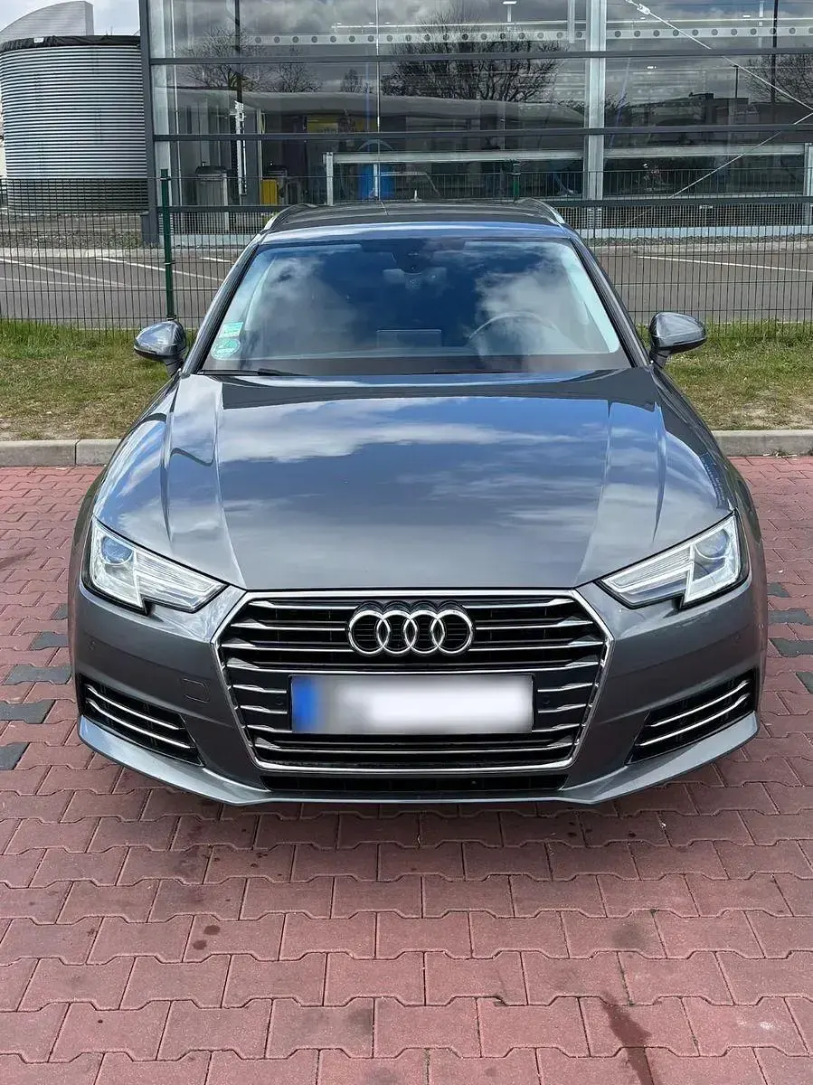 Gebraucht Audi A4 Sport 190 PS (139 kW) 2016 Grau Kombi