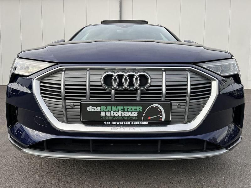 Gebraucht Audi e-tron Advanced 300 kW (408 PS) 2022 Blau SUV