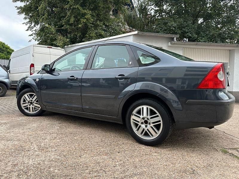 Second-hand Ford Focus 90 CP (66 kW) 2006 Gri Berlinǎ