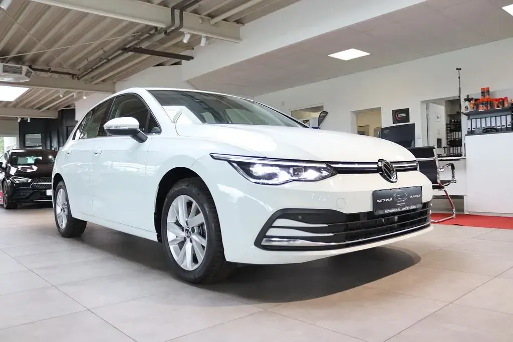 Gebraucht VW Golf VII Style 204 PS (150 kW) 2021 Weiß Kleinwagen