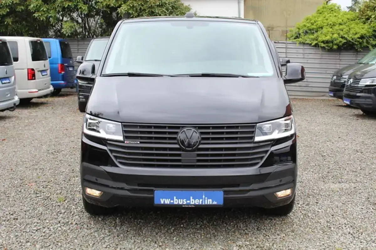 Gebraucht VW Multivan Highline 204 PS (150 kW) 2022 Schwarz Van / Kleinbus