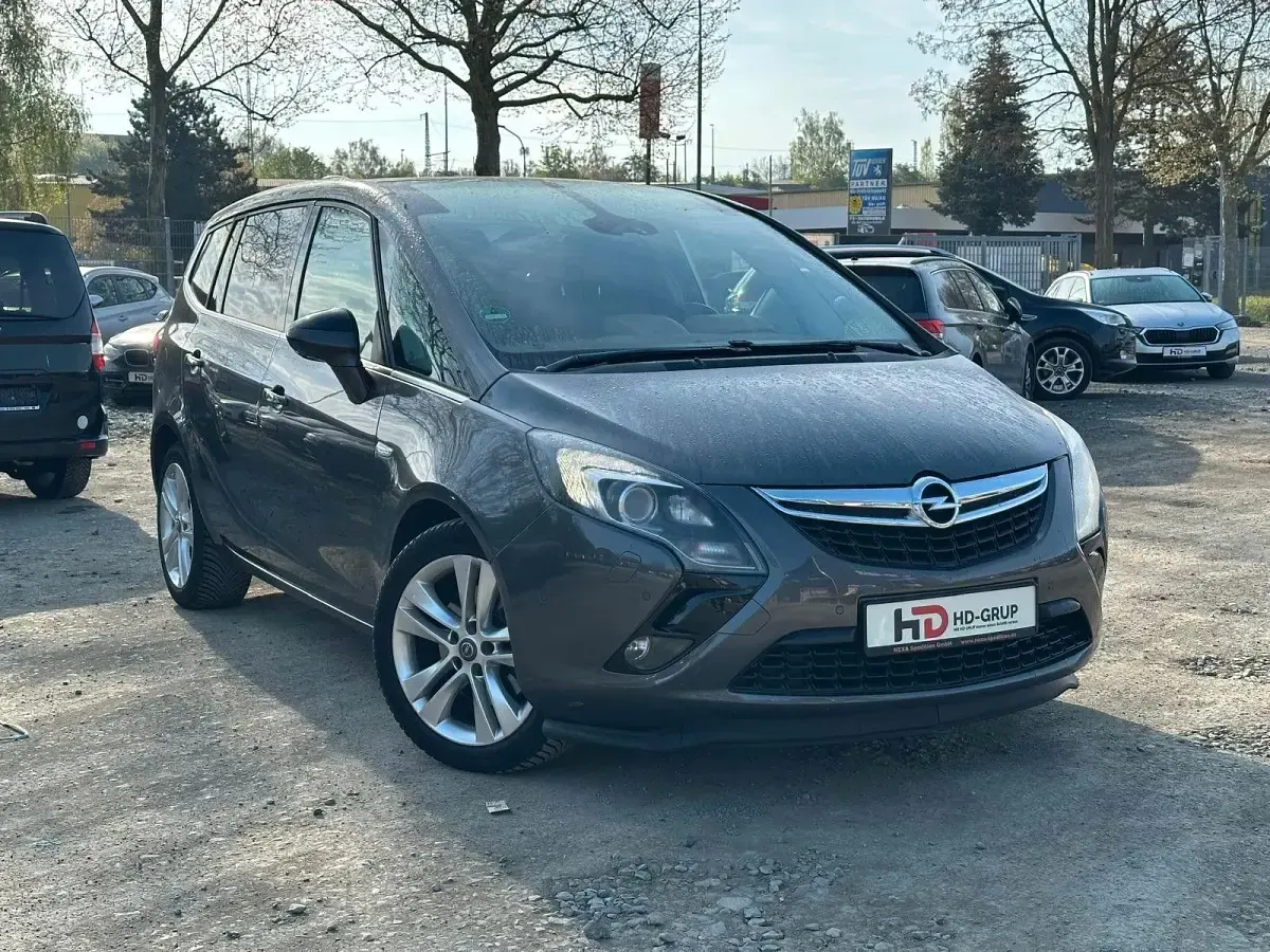 Gebraucht Opel Zafira Tourer Innovation 165 PS (121 kW) 2012 Grau Van / Kleinbus