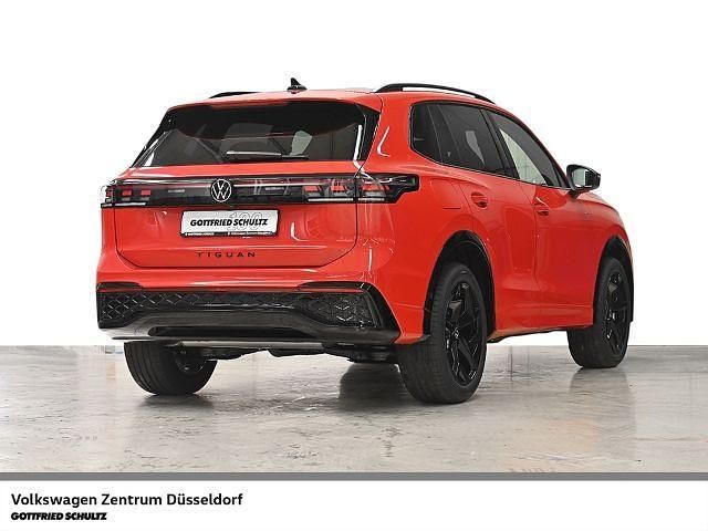 Gebraucht VW Tiguan IQ Drive 150 PS (110 kW) 2025 Persimmon red metallic SUV