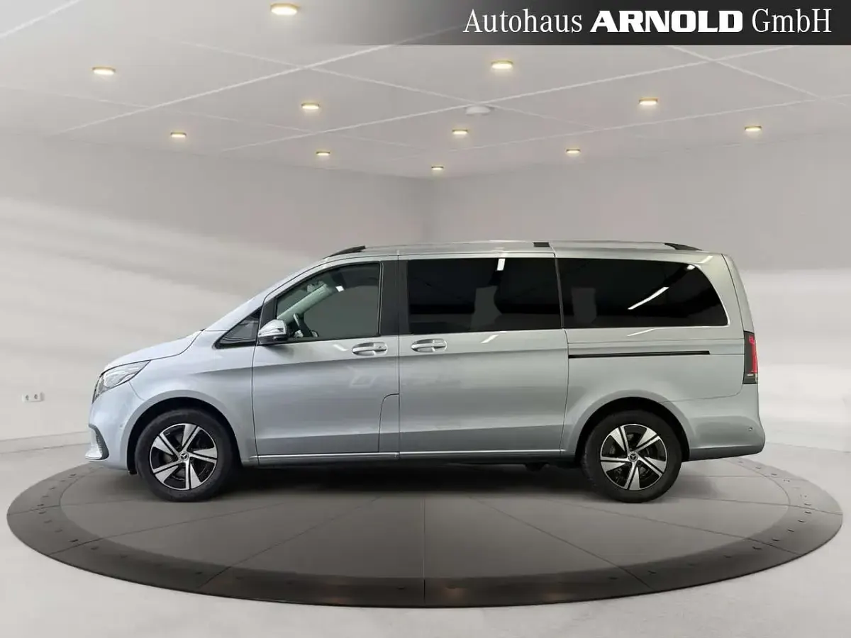 Gebraucht Mercedes V250 Style 190 PS (139 kW) 2025 Silber (hightechsilber) Van / Kleinbus