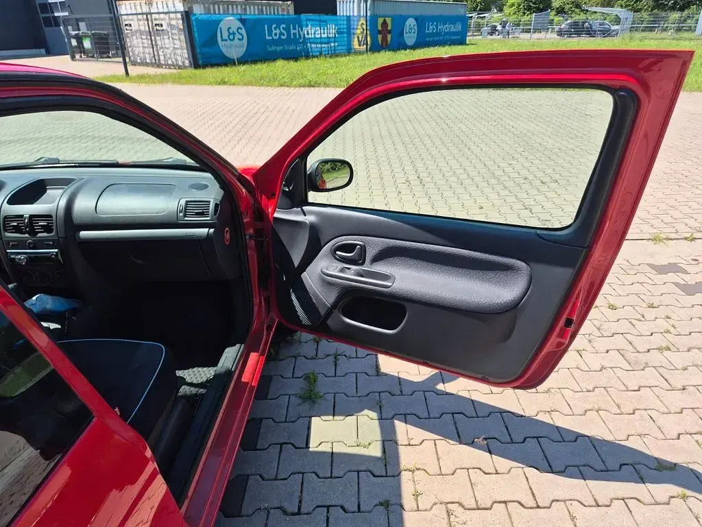 Gebraucht Renault Clio II Campus 58 PS (42 kW) 2008 Rot Limousine