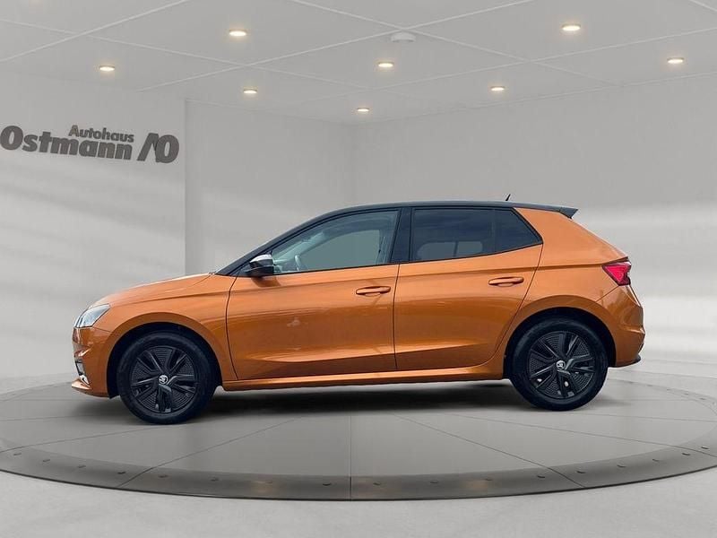 Gebraucht Skoda Fabia Ambition 95 PS (69 kW) 2022 Phoenixorange metallic Kleinwagen