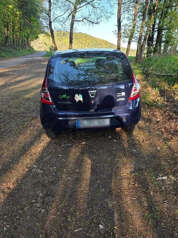 Second-hand Dacia Sandero 75 CP (55 kW) 2012 Albastru Hatchback