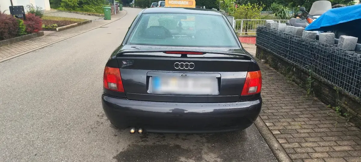 Gebraucht Audi A4 90 PS (66 kW) 1995 Violet Limousine