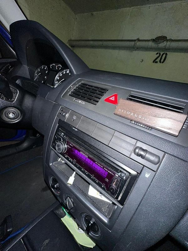 Blau Gebraucht 2004 Skoda Fabia Kleinwagen | 1.200 € (Fairer Preis) - Bild 1/4