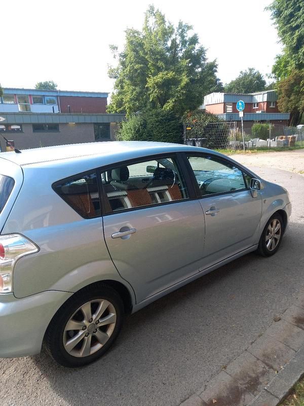 Blau Gebraucht 2008 Toyota Verso Van / Kleinbus | 3.650 € (Fairer Preis) - Bild 1/4
