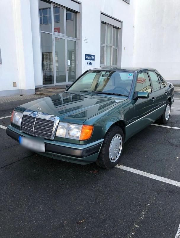 Gebraucht Mercedes E280 193 PS (141 kW) 1993 Grün Limousine