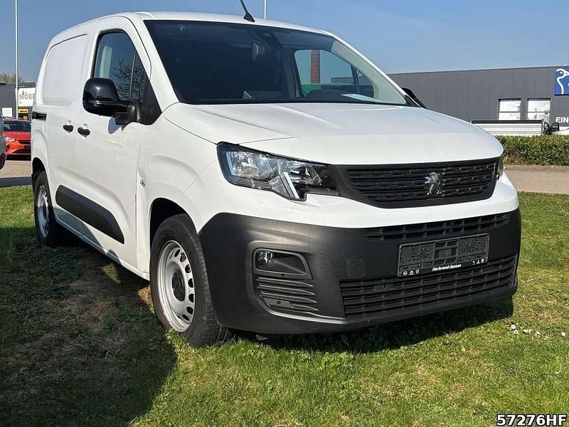 Gebraucht Peugeot E-Partner 100 kW (136 PS) 2022 Nicht bekannt Van / Kleinbus